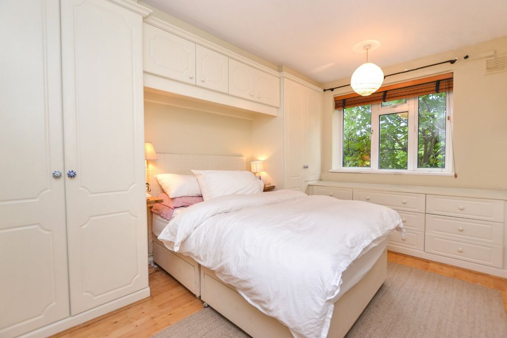 Property photo 2 of 12 Picture No. 22
