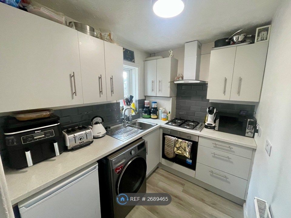 Property photo 2 of 14 Kitchen