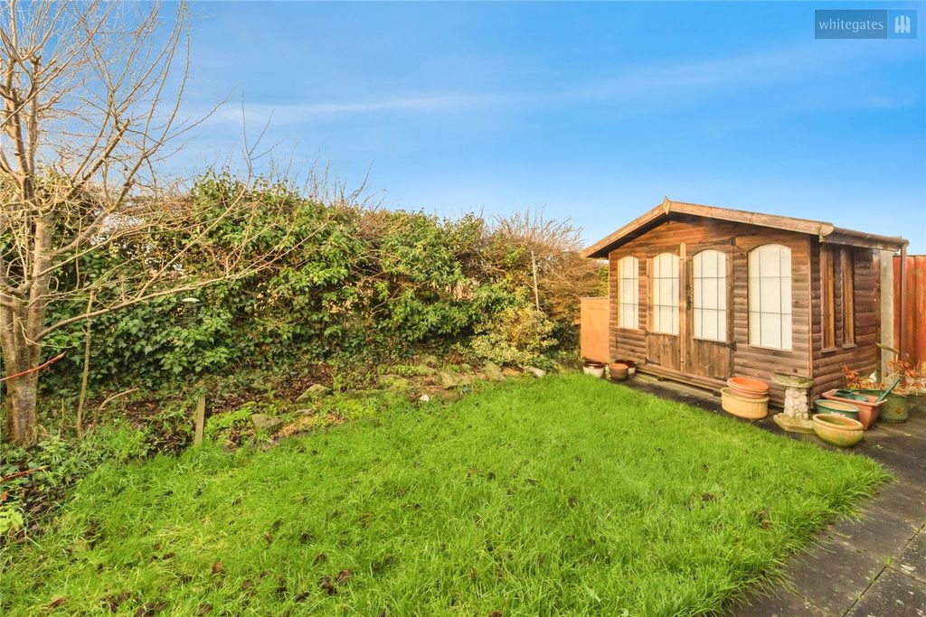 Property photo 2 of 15 Picture No. 17