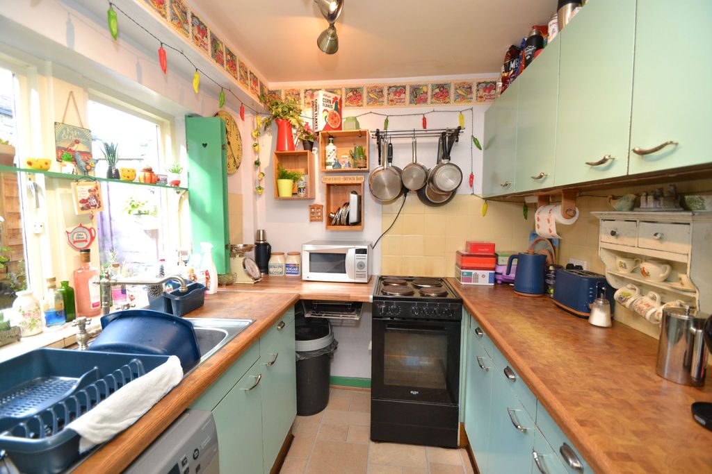 Property photo 2 of 17 Photograph 6