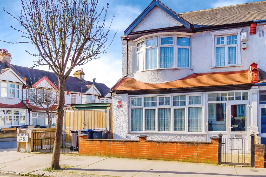 Property photo 1 of 17 Photography