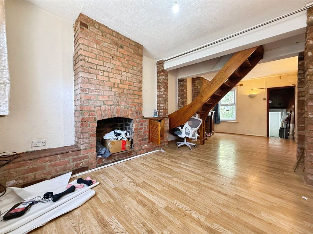 Property photo 2 of 17 Picture No. 20