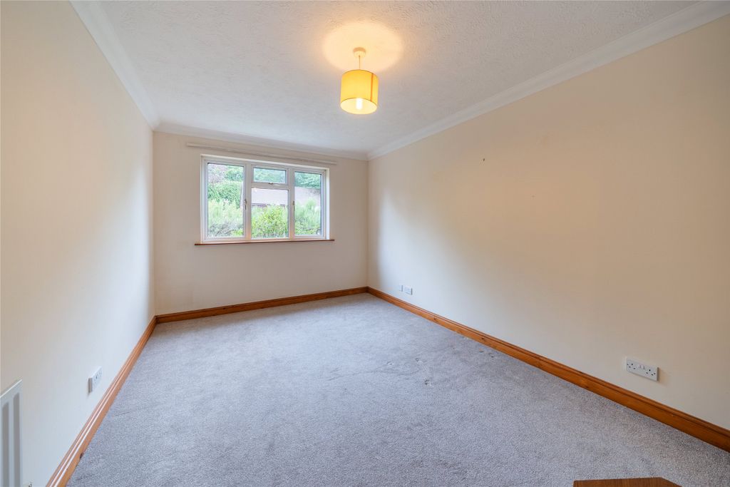 Property photo 2 of 10 Picture No. 12