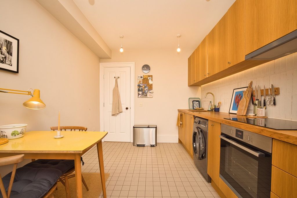 Additional image 10 of 3 bed flat for sale18 Royal Crescent St. Augustines Road, Ramsgate CT11