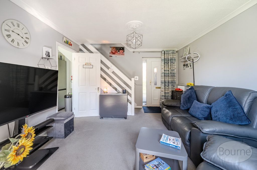 Property photo 2 of 19 2d93Db99-F19F-4E4...