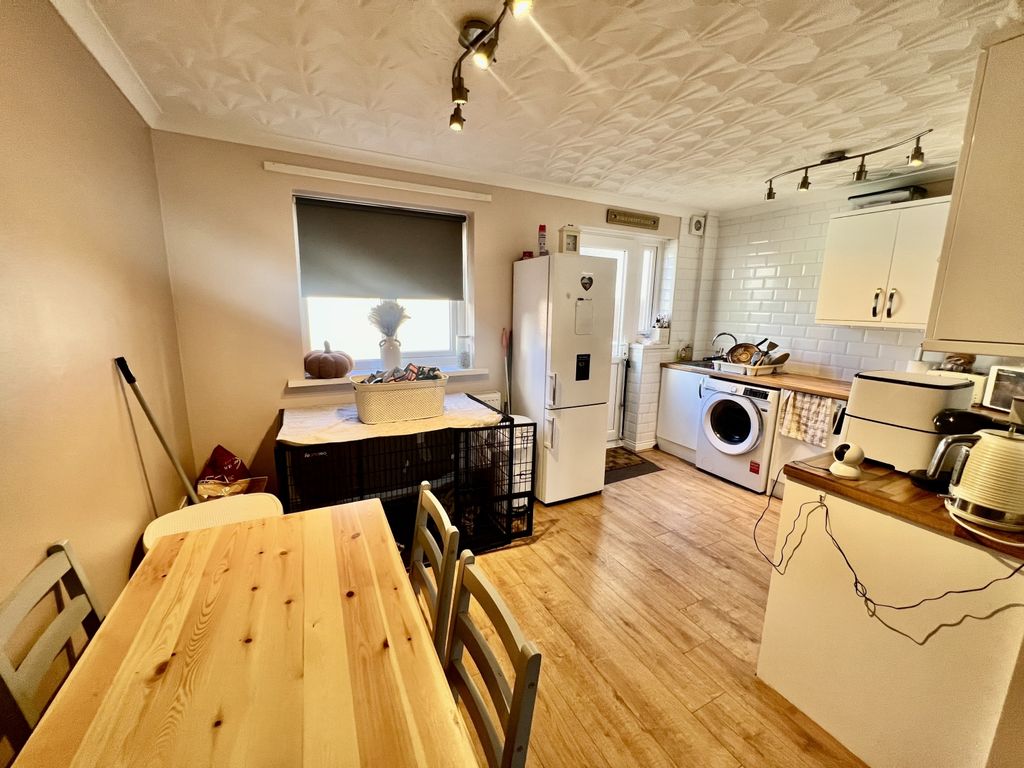 Property photo 3 of 9 Img_7284