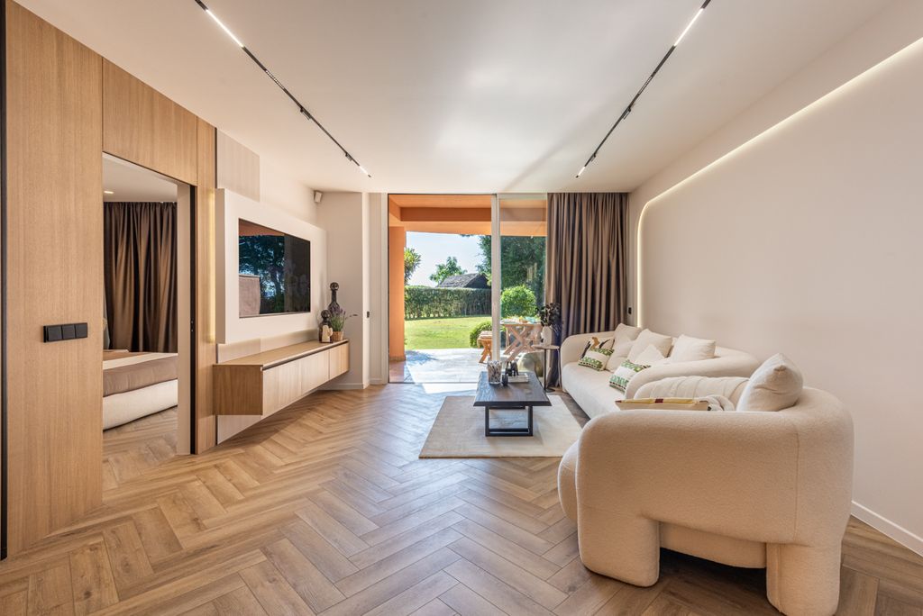 Property photo 3 of 28 Image