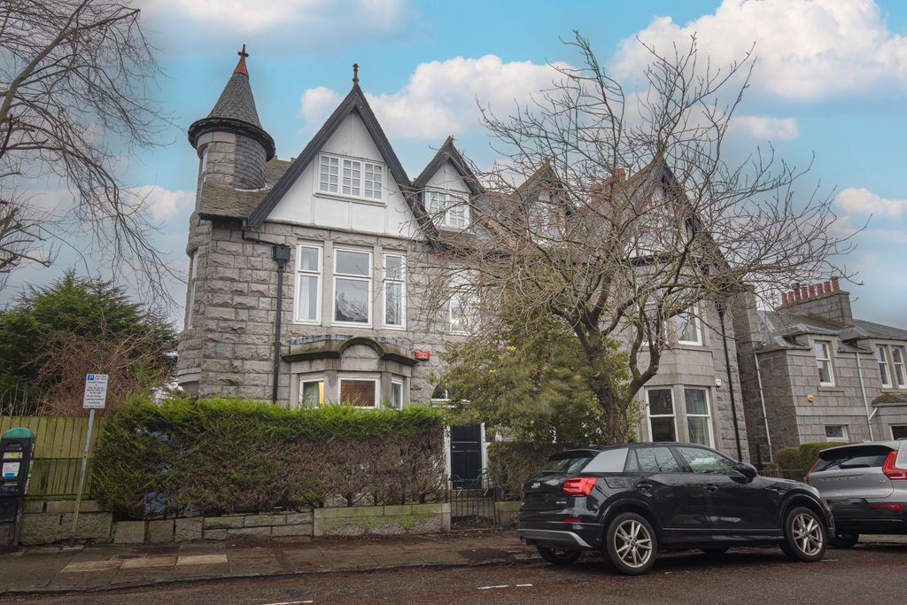 Property photo 1 of 15 Exterior