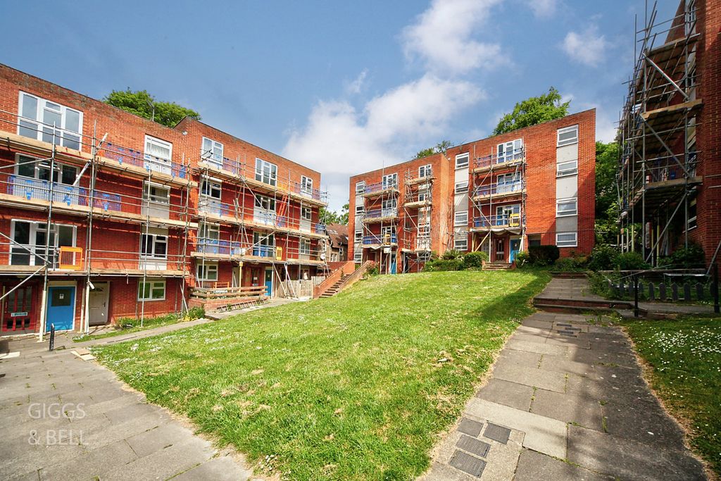 Property photo 1 of 13 5068910