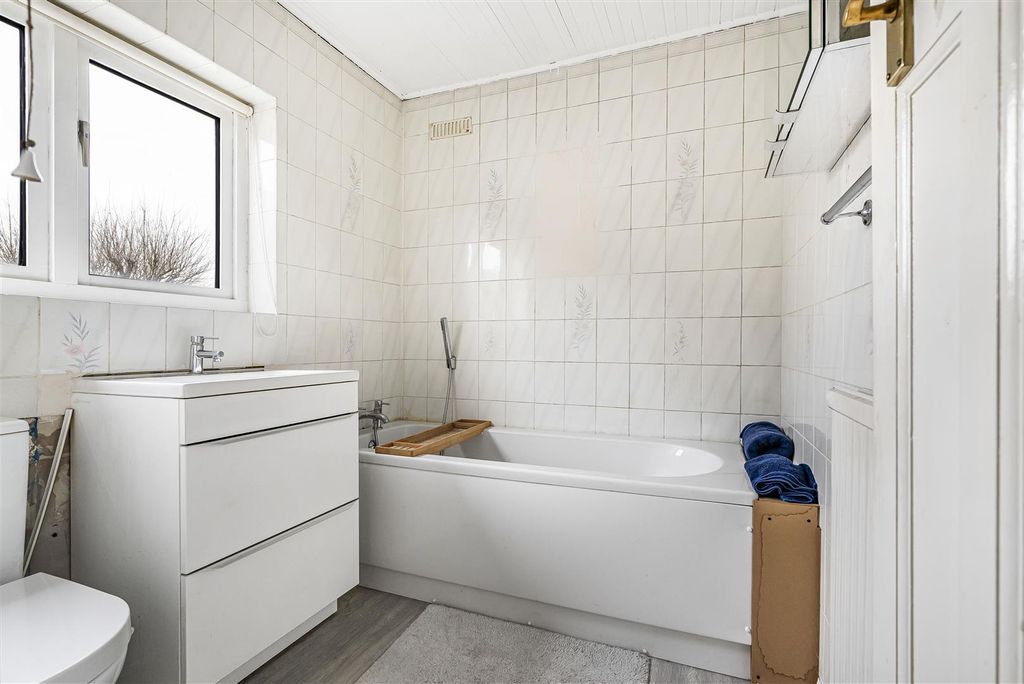 Property photo 3 of 11 18_49075.Jpg