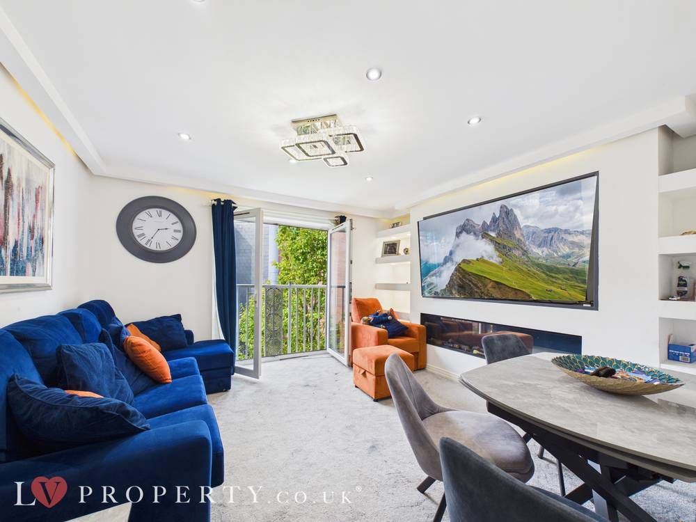 Property photo 1 of 8 Giraffe360-Still007