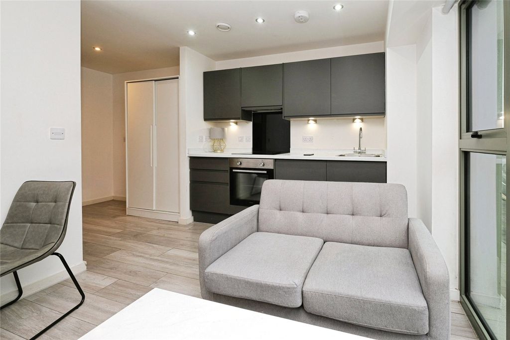 Property photo 2 of 15 Picture No. 30