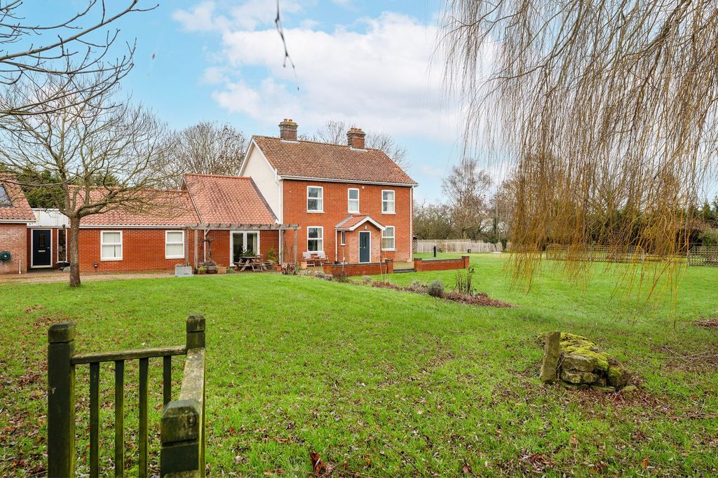 Property photo 1 of 30