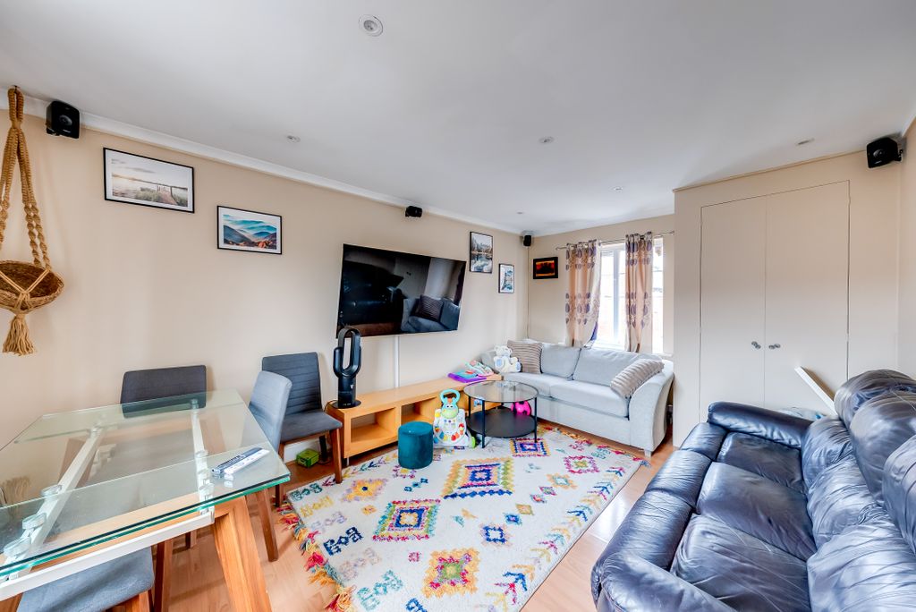 Property photo 2 of 16 A7S06780Hdr