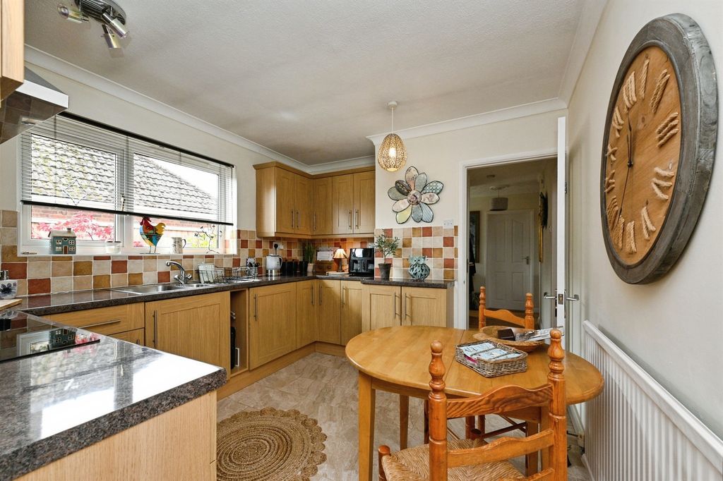Property photo 3 of 17