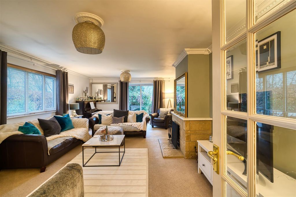 Property photo 2 of 15 Living Room