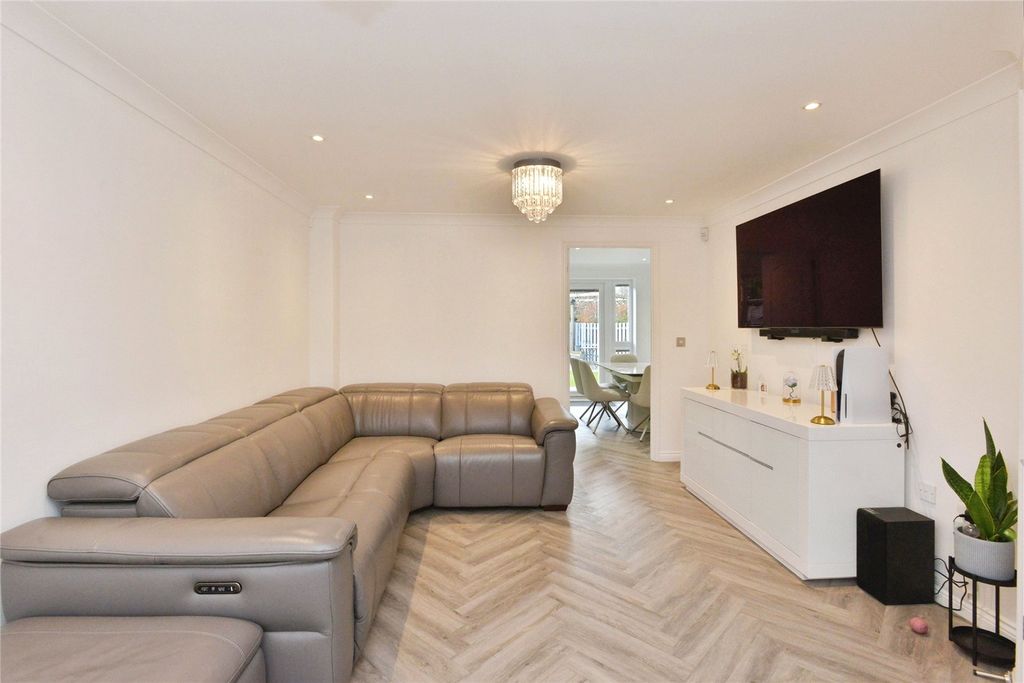 Property photo 3 of 23 Picture No. 09