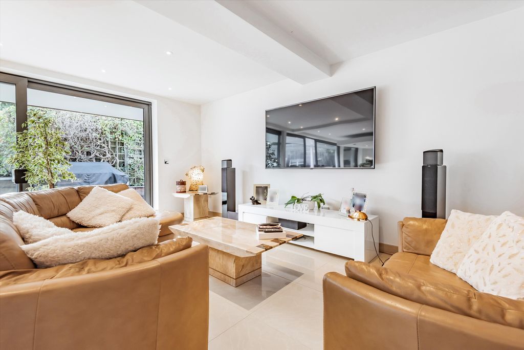 Property photo 3 of 15 Image