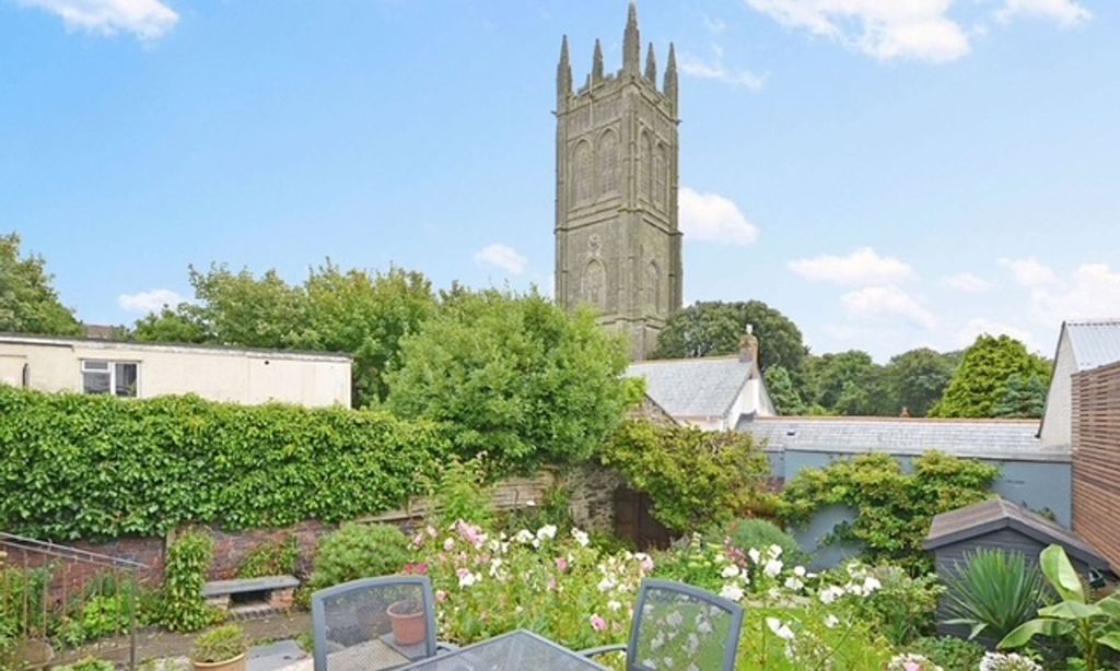 Property photo 3 of 35