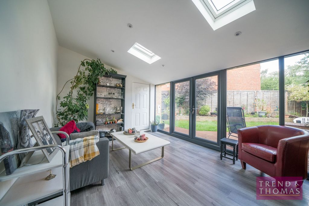 Property photo 1 of 18 Conservatory
