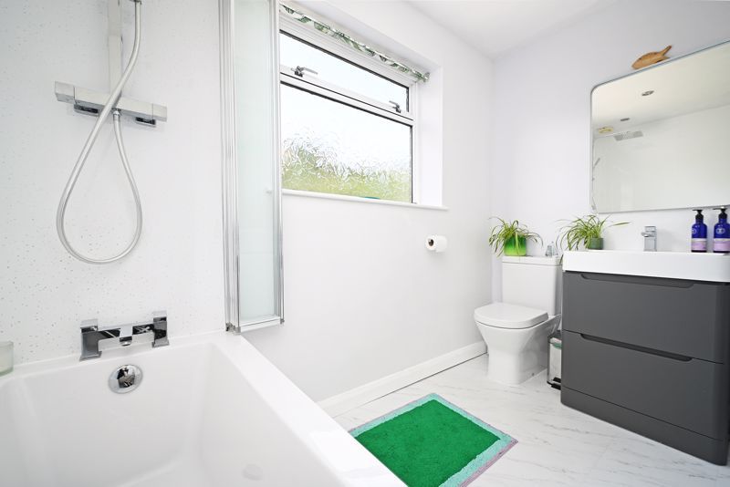 Property photo 3 of 34 Bathrooom