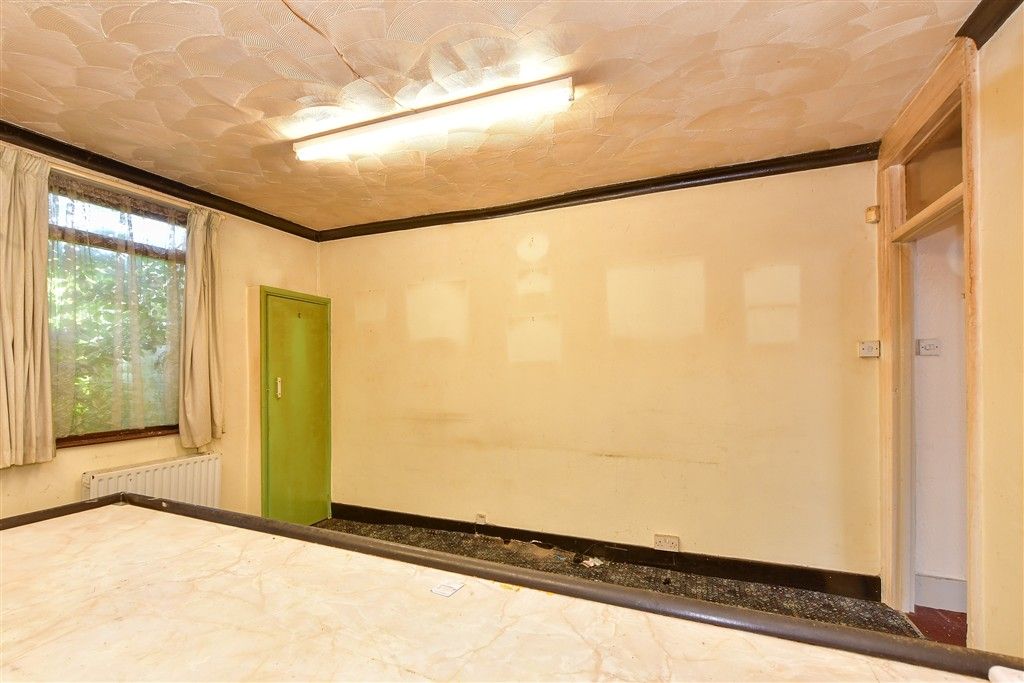 Property photo 3 of 8 Dining/Kitchen