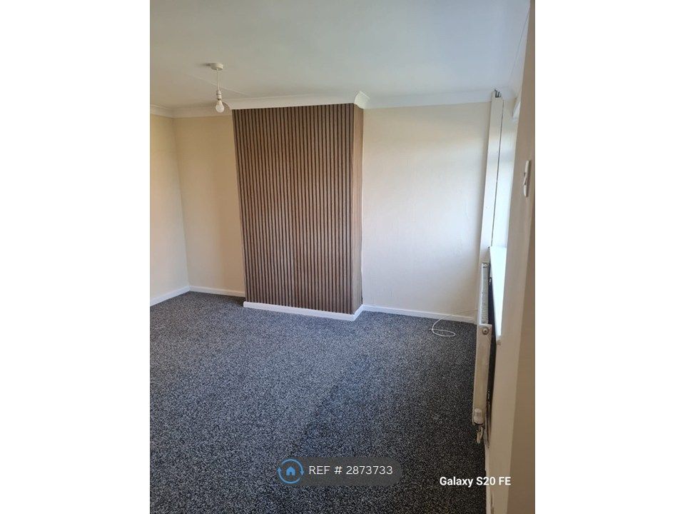 Property photo 2 of 7 Living Room