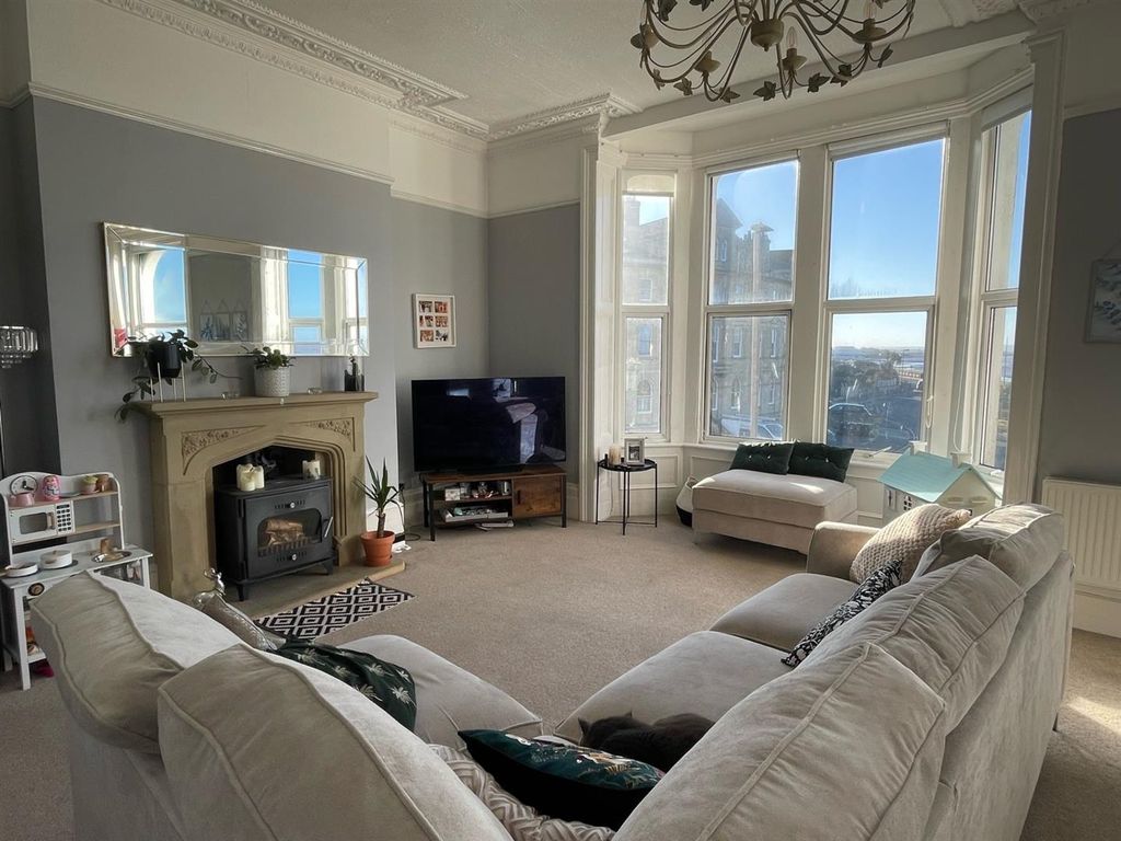 Property photo 2 of 48 Lounge;.Jpg