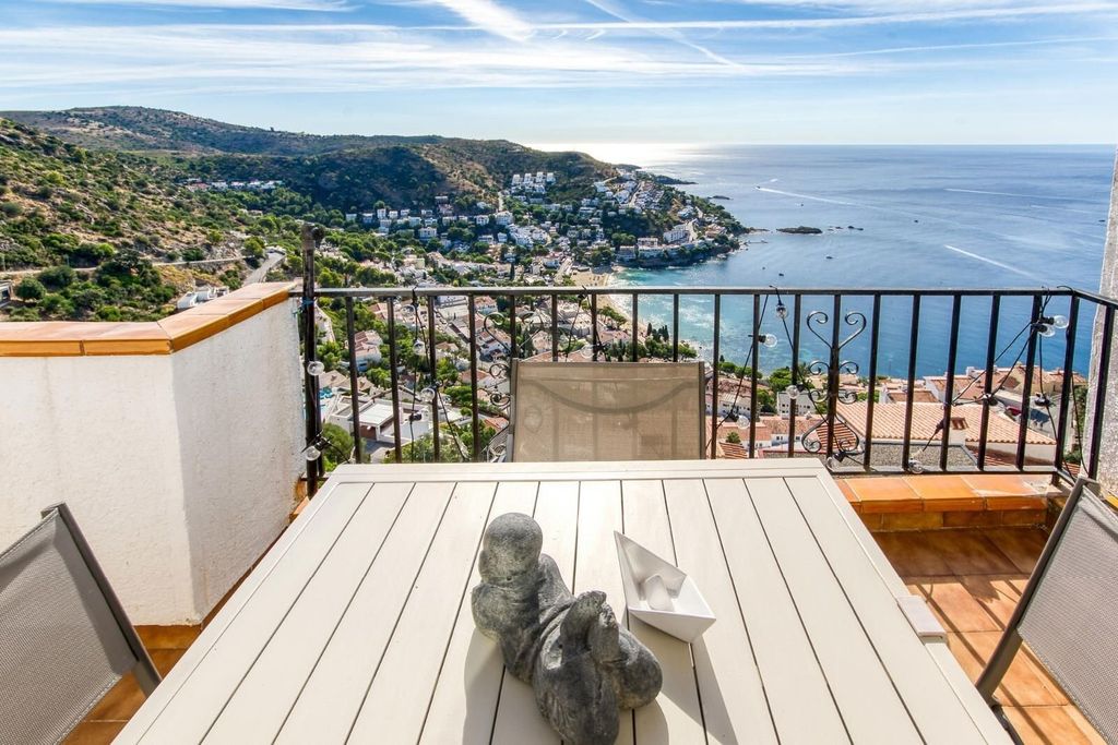 Property photo 1 of 32 Apartment With Terrace And Spectacular Sea Views In Canyelles Petites