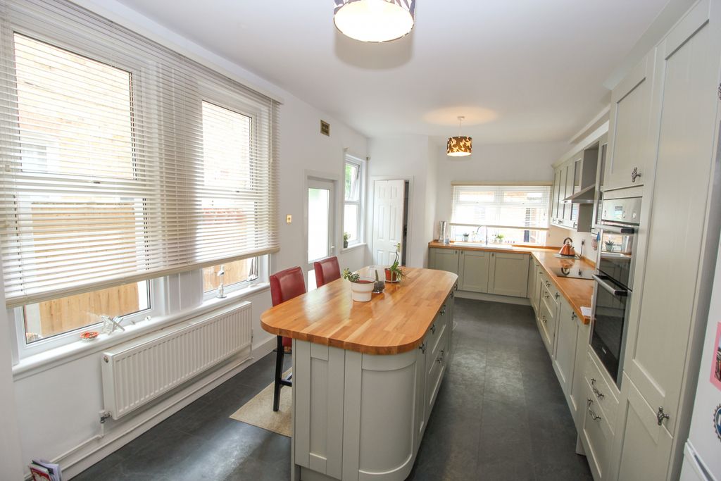 Property photo 2 of 15 Gallery