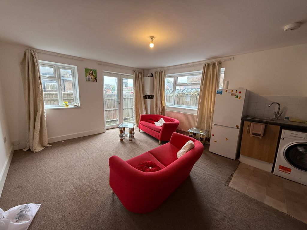 Property photo 2 of 6
