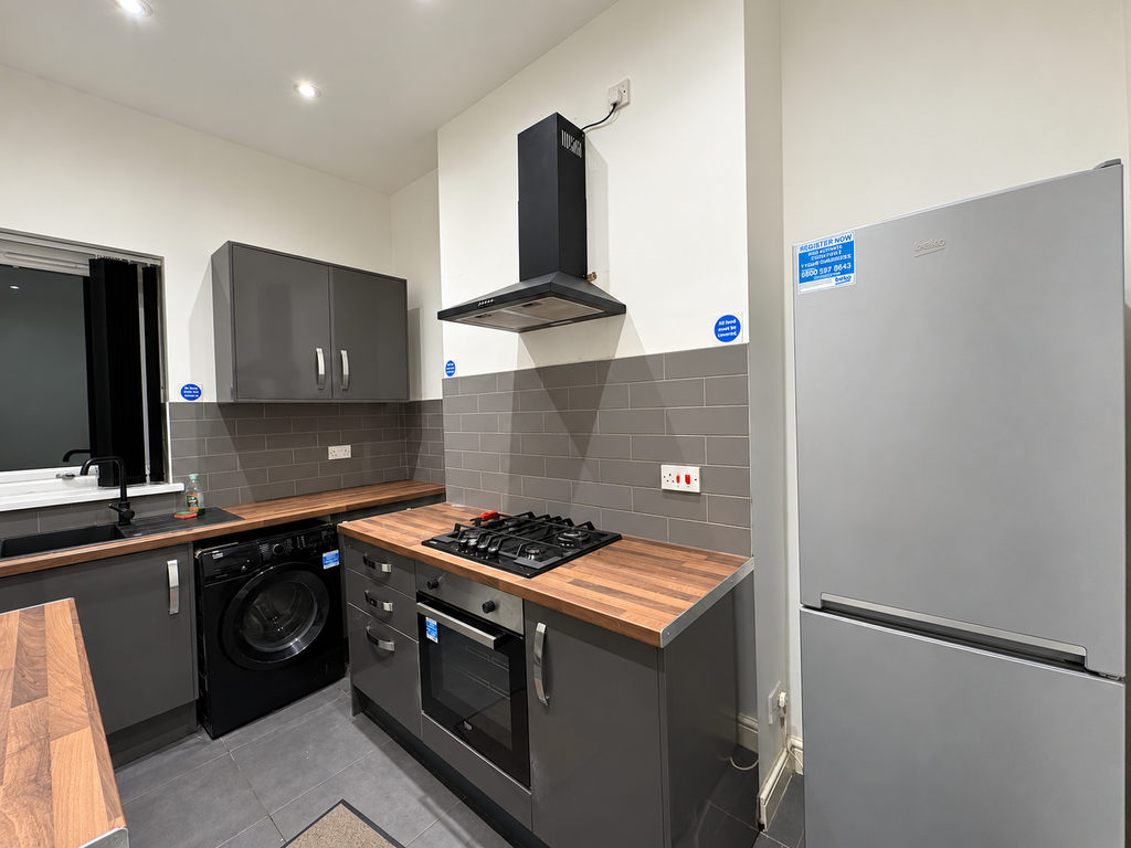 Property photo 1 of 4 Kitchen