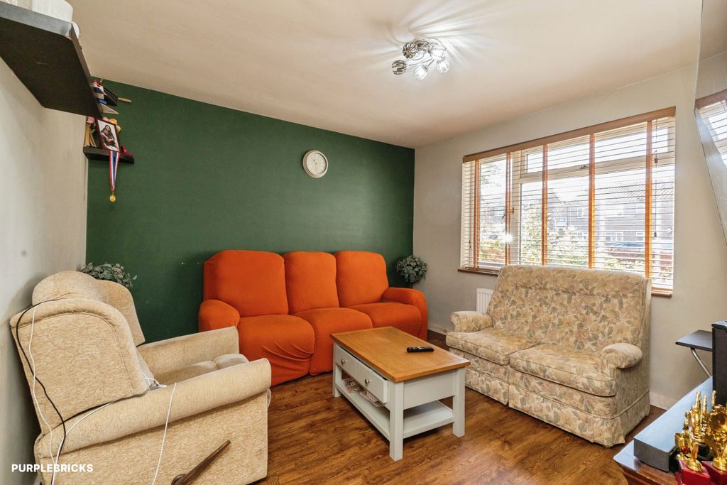Property photo 2 of 25