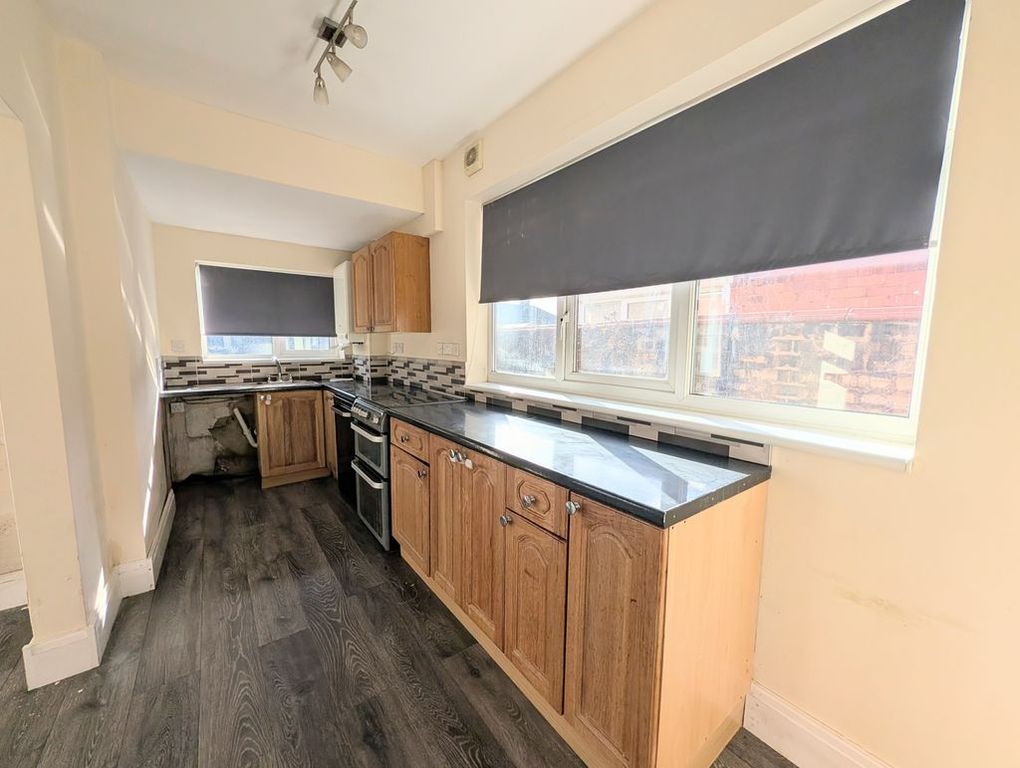 Property photo 3 of 13 Kitchen