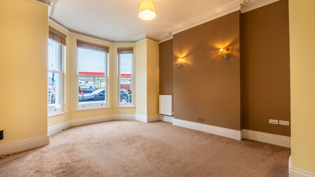 Property photo 3 of 24