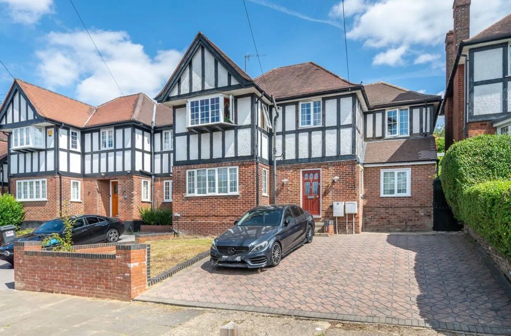 Property photo 2 of 21