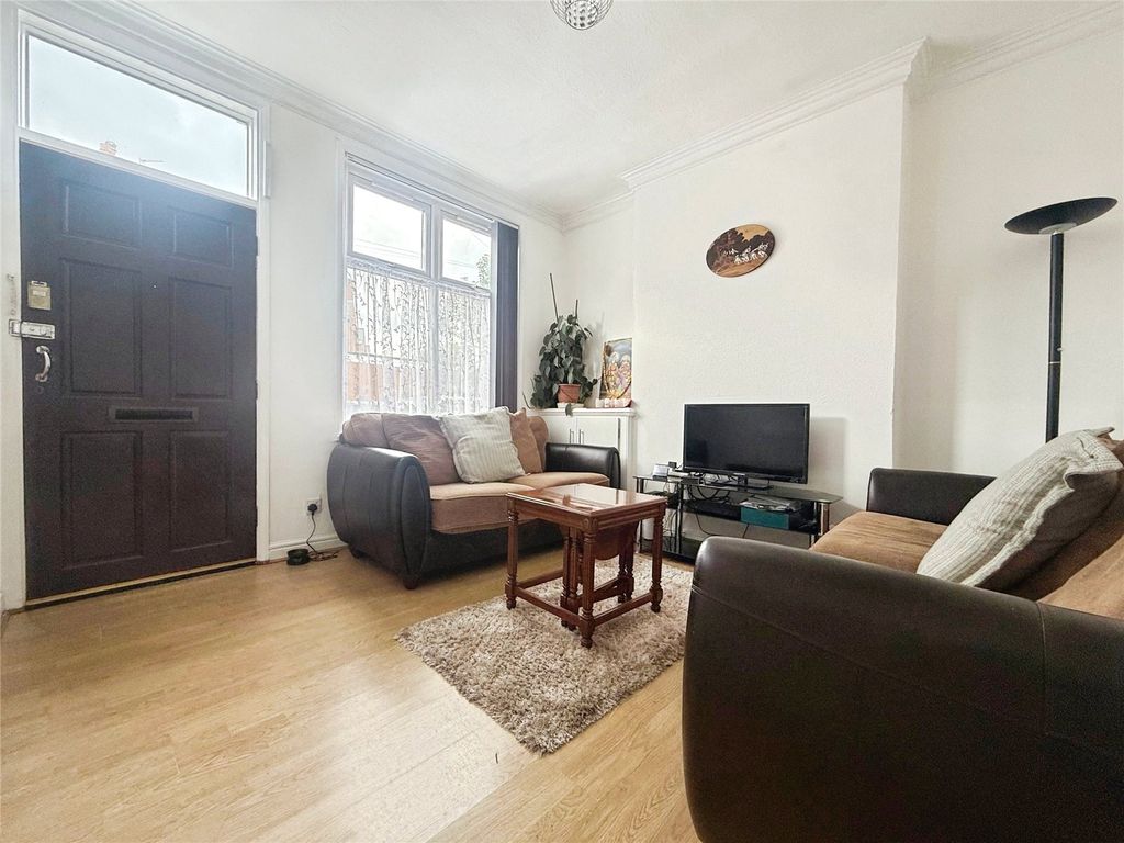 Property photo 2 of 14 Picture No. 21