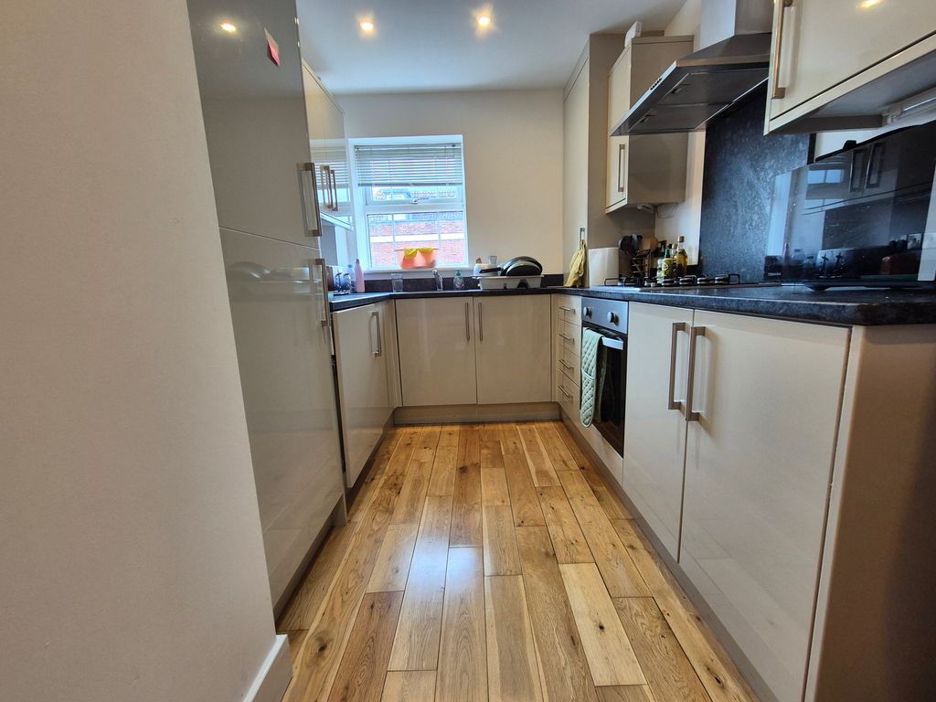 Additional image 4 of 2 bed flat for saleSwan Street, Petersfield GU32