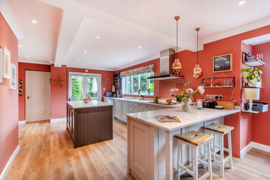 Property photo 3 of 23 Kitchen