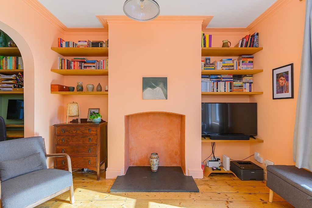 Property photo 3 of 26 2S0Srd - Living Room B.Jpg