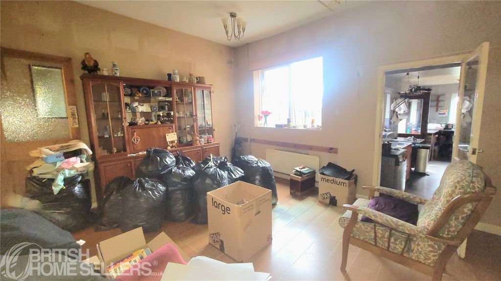 Property photo 3 of 16 Picture No. 17