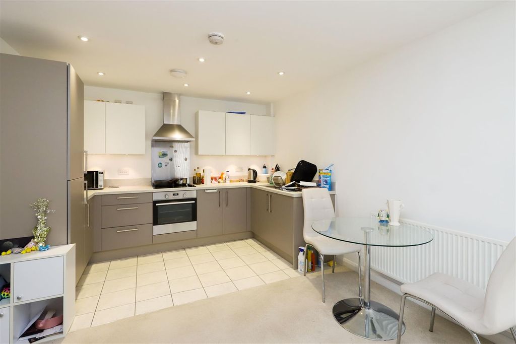 Property photo 3 of 9