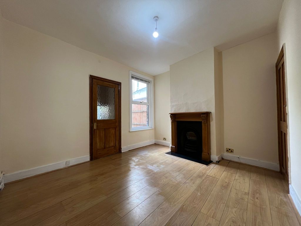 Property photo 3 of 12 Reception