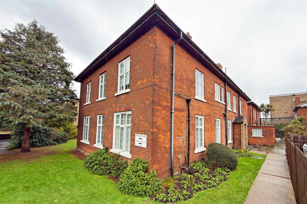 Property photo 1 of 11 External