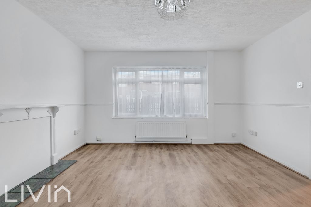 Property photo 3 of 12 Photo 3