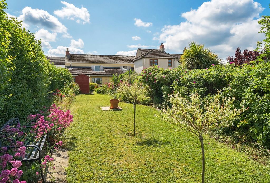 Property photo 3 of 27 1302794-18-683Da5...