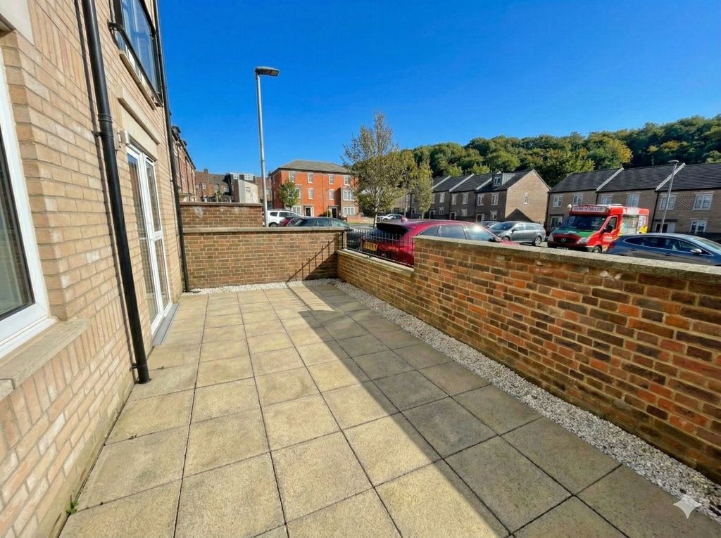 Property photo 2 of 8 4955641