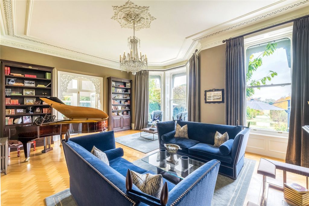 Property photo 3 of 20 Sitting Room