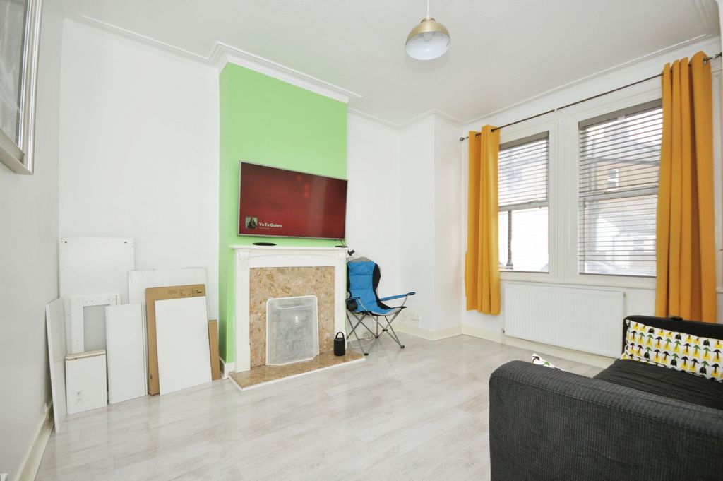 Property photo 3 of 17 Photography