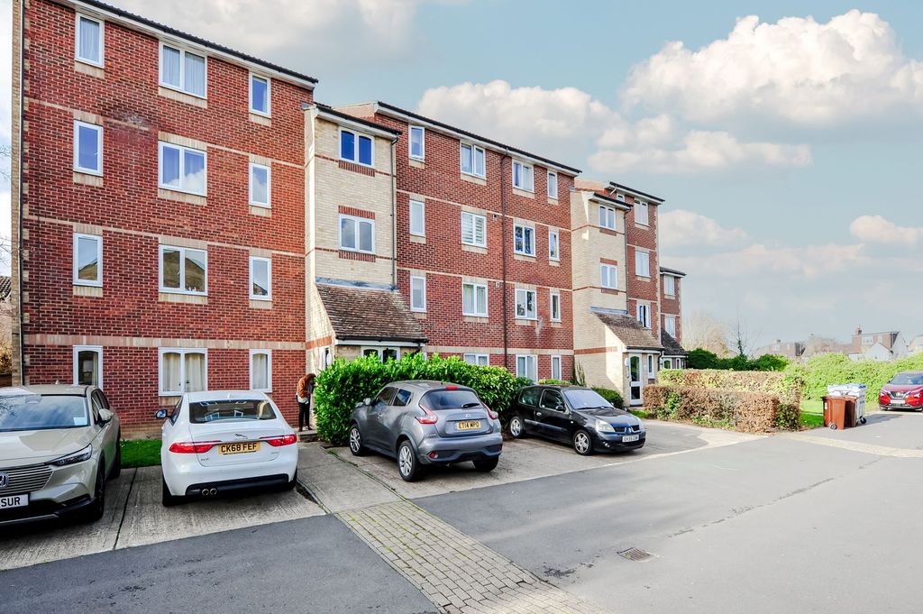 Property photo 1 of 5